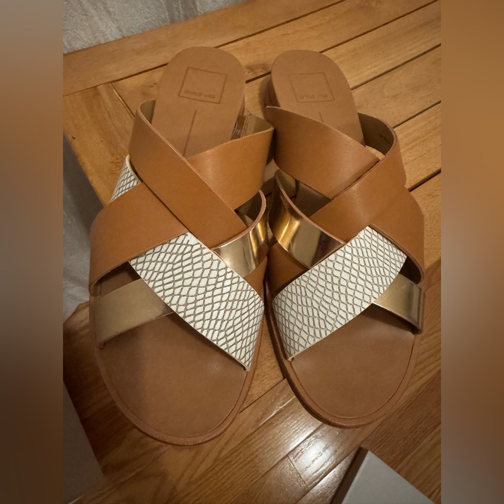 Dolce Vita low wedged sandal